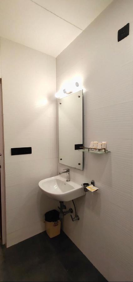 Jaffer Bhai'S Brickland Hotel พันช์กานี ภายนอก รูปภาพ