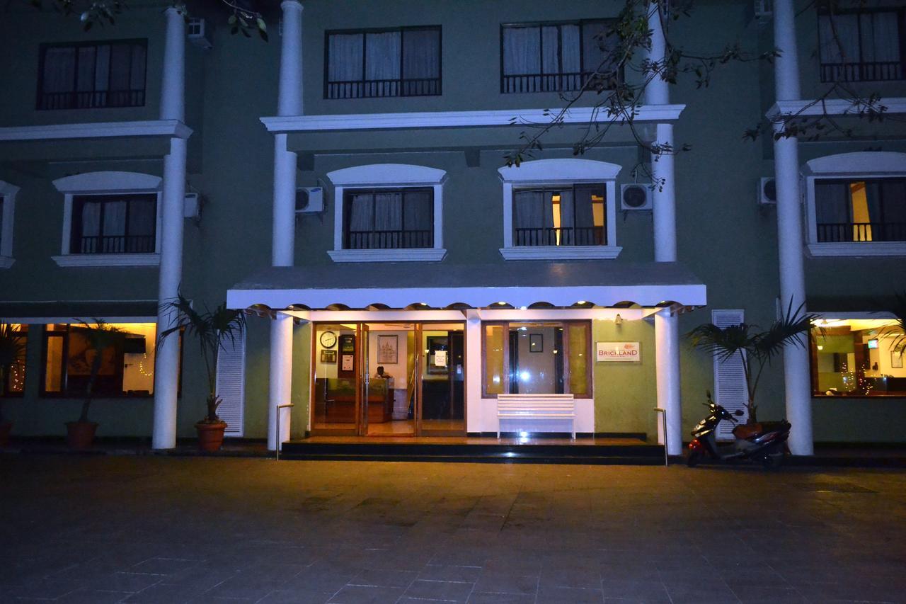Jaffer Bhai'S Brickland Hotel พันช์กานี ภายนอก รูปภาพ